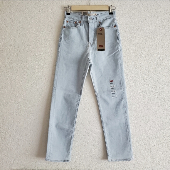 Levi's Wedgie Fit High Rise Waisted Straight Jeans Light Wash - Picture 3 of 8